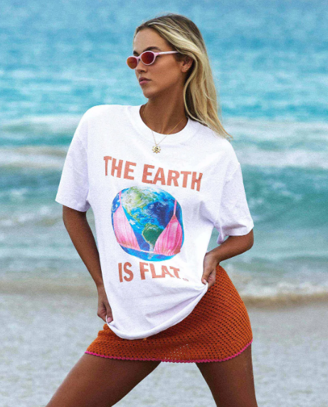 THE SIGNATURE TEE - EARTH IS FLAT